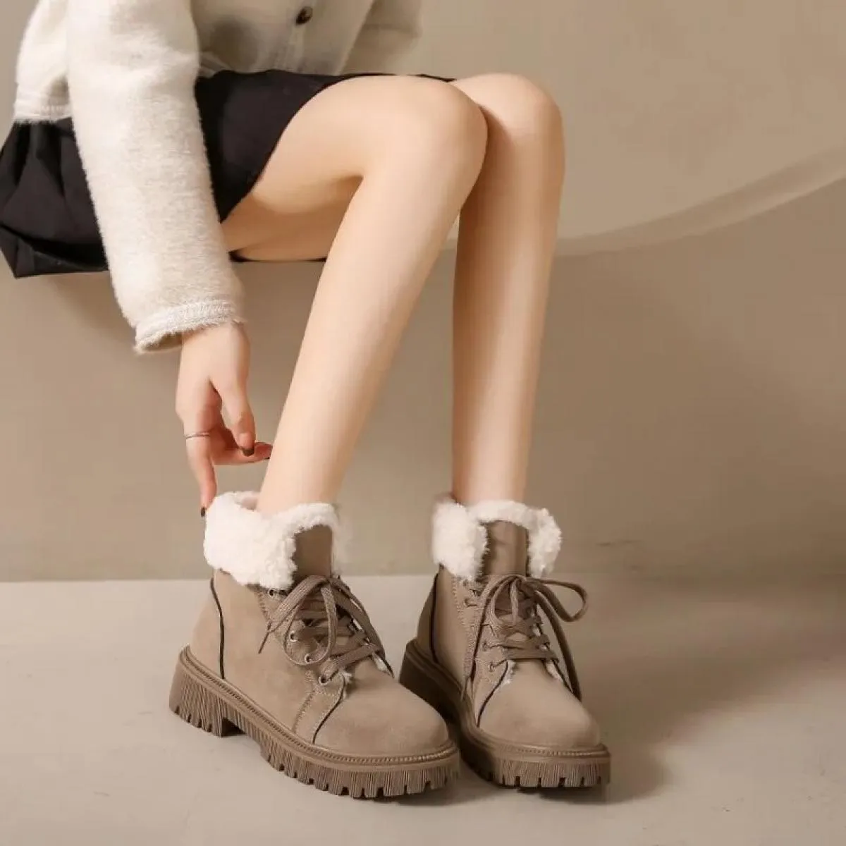 2024 nuove scarpe da neve da donna di vendita calde tinta unita inverno caldo flip in pile scarpe da donna tacco basso in gomma