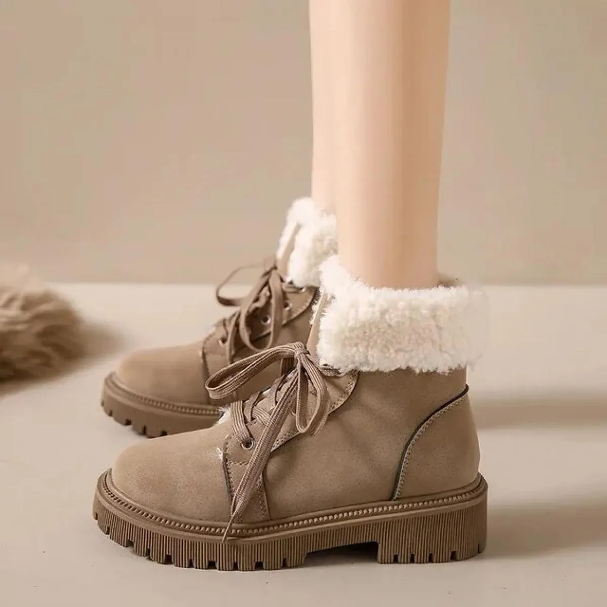 2024 nuove scarpe da neve da donna di vendita calde tinta unita inverno caldo flip in pile scarpe da donna tacco basso in gomma