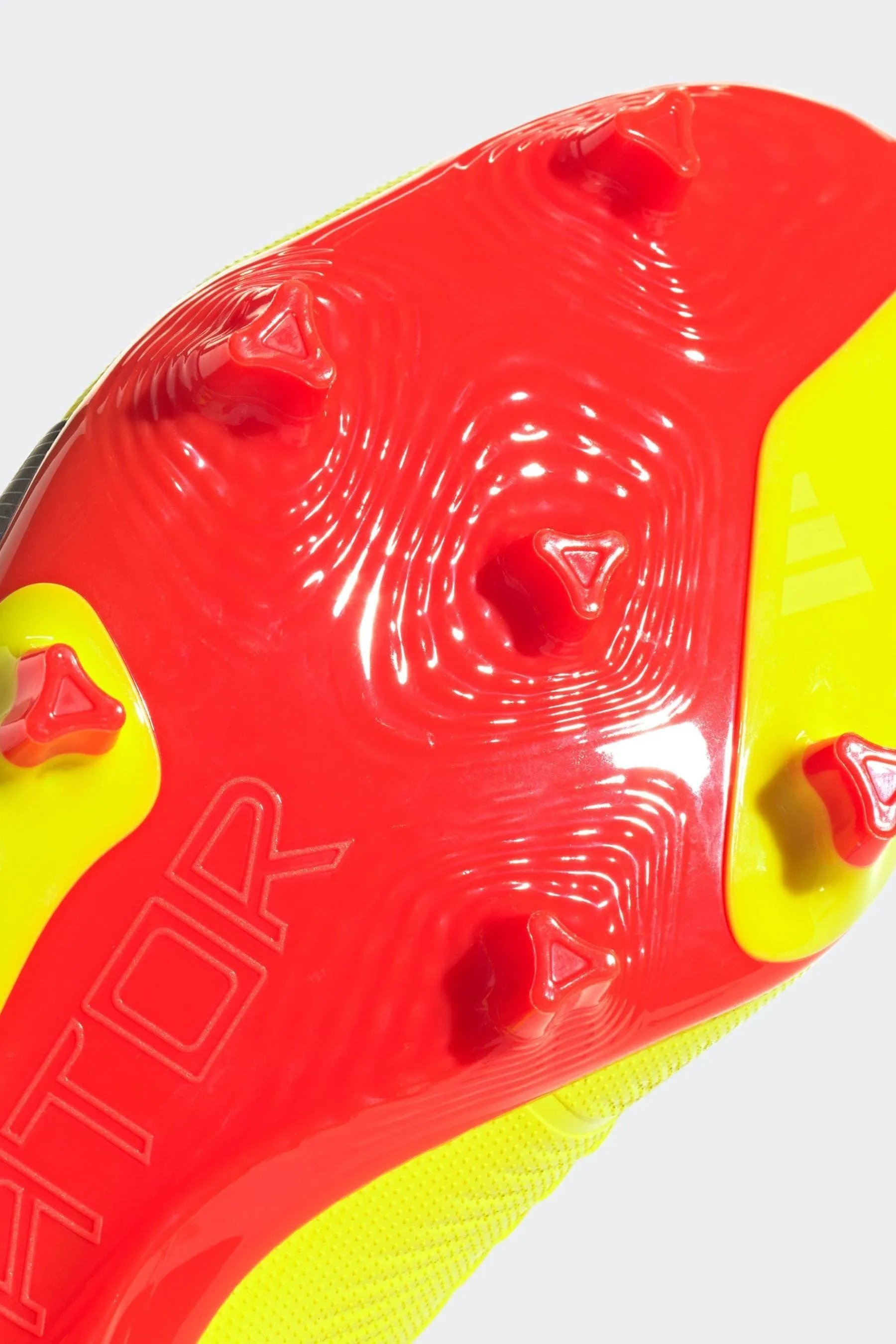 adidas Football Predator 24 League - Scarpe da calcio per terreni duri per Stivali adulti senza lacci