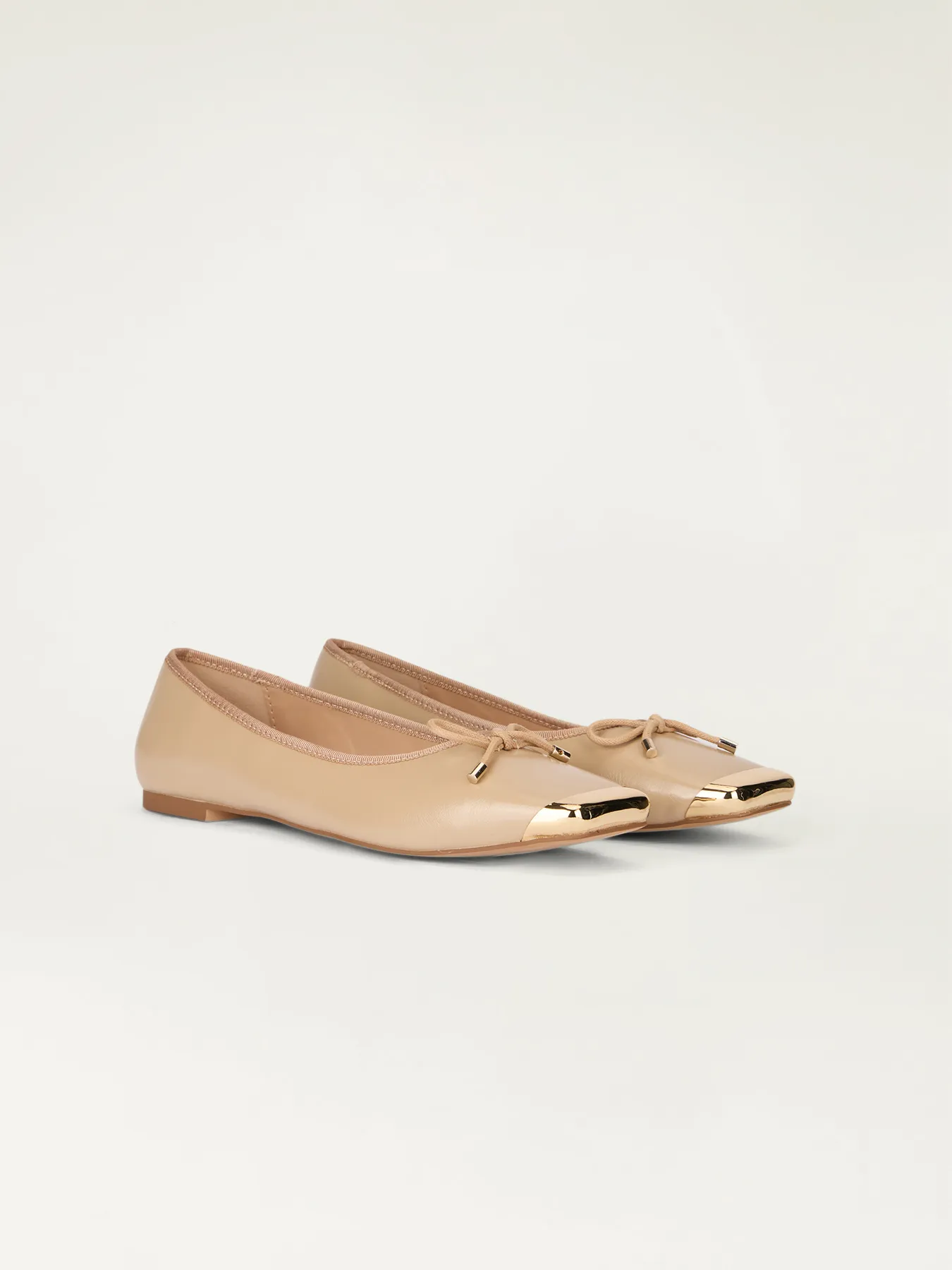 Ballerine con punta in metallo