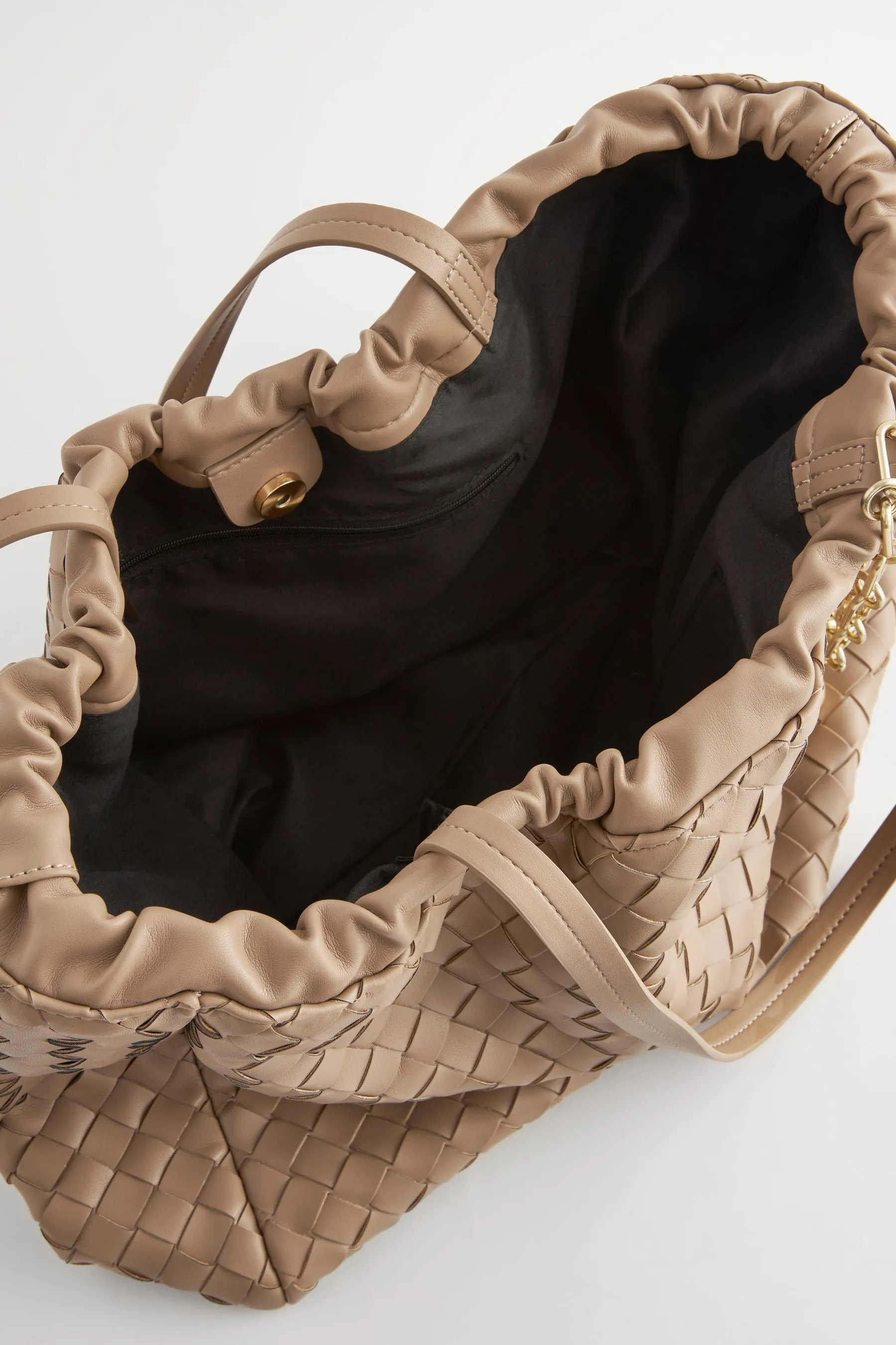 Borsa sulle spalle intrecciata con portachiavi a forma di spina