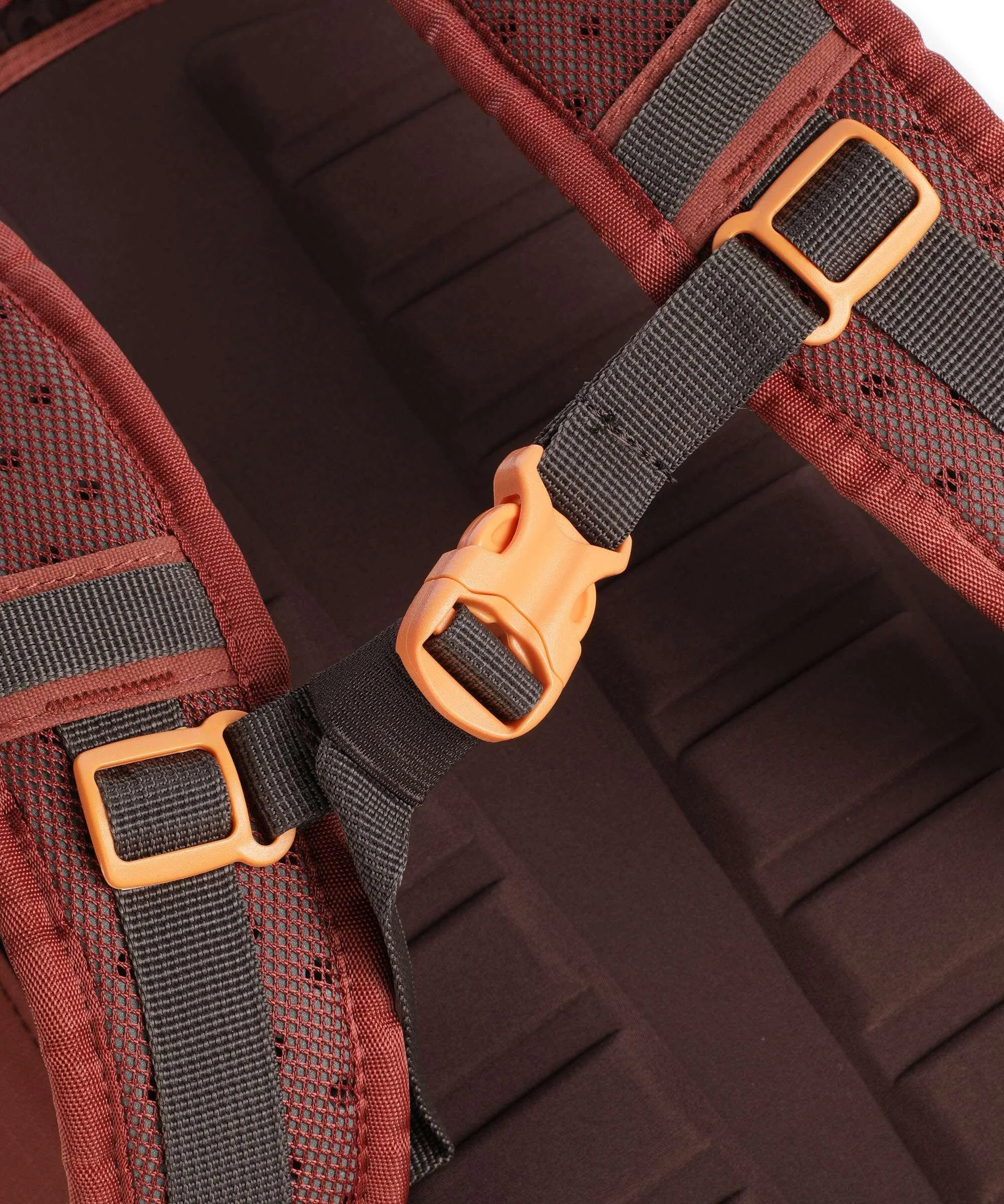  Cabin Zero ADV Pro 32 Zaino da viaggio 14″ nylon rosso scuro  