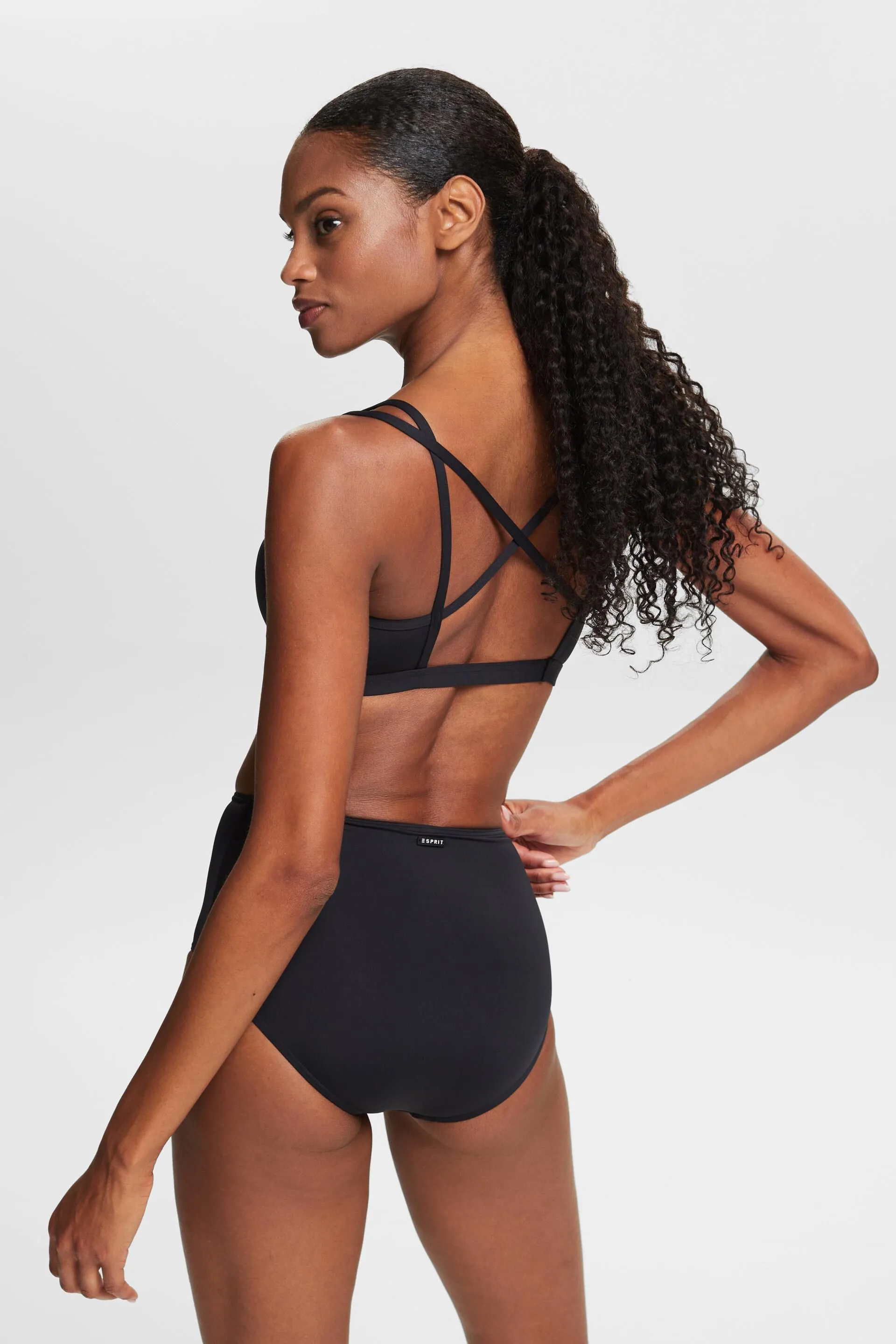 In materiale riciclato: reggiseno imbottito a bustier