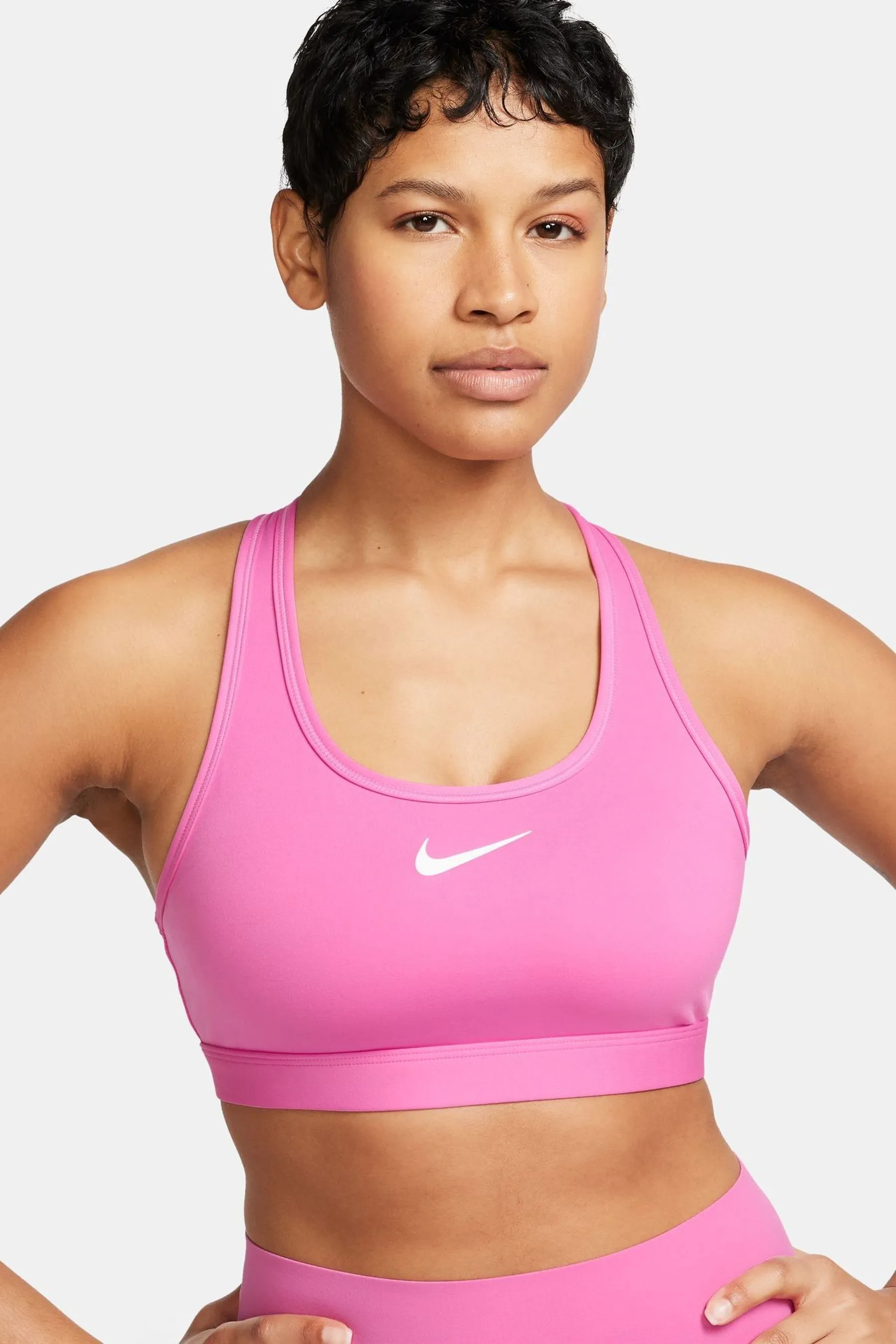 Nike - DriFIT - Reggiseno imbottito sostegno medio con logo