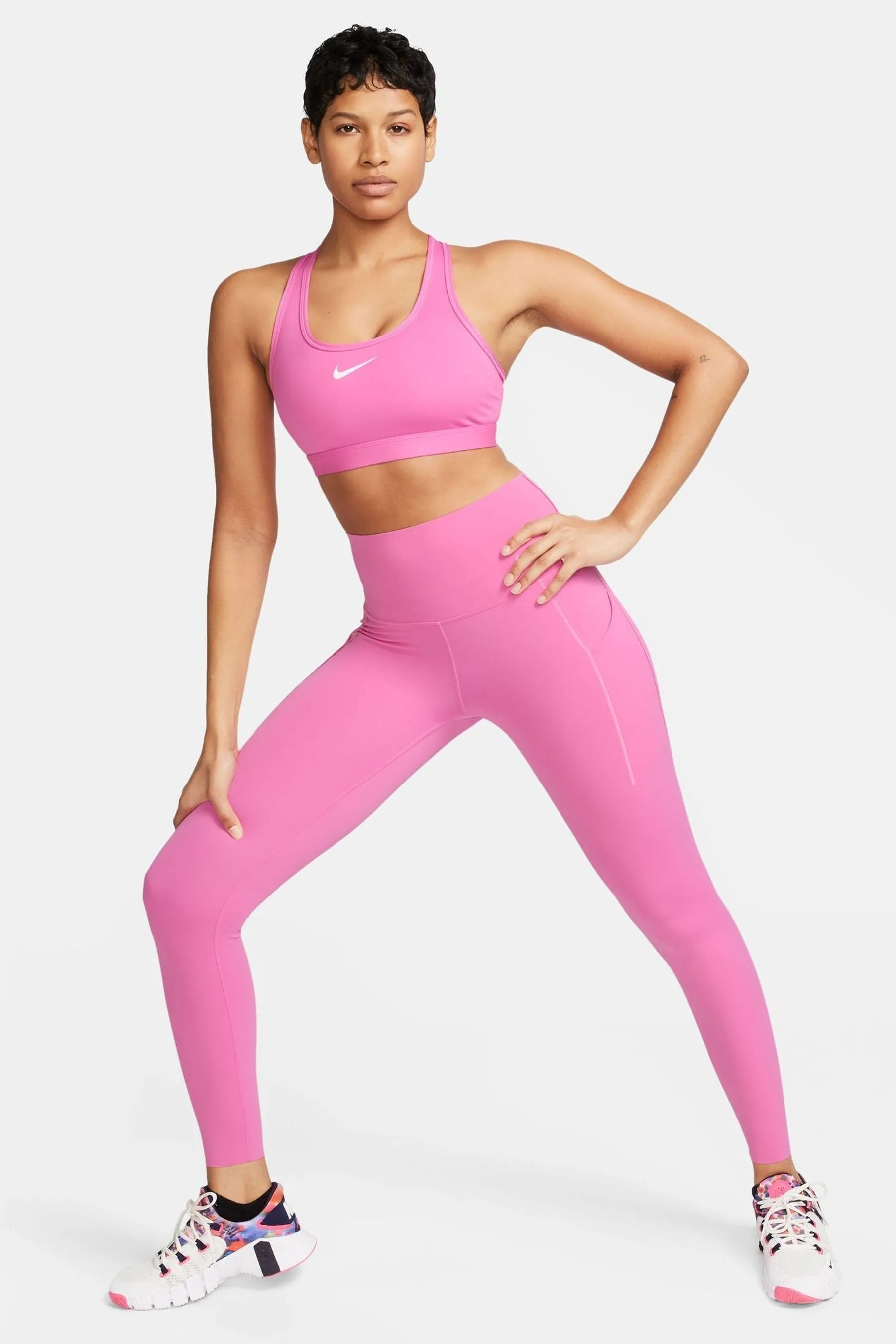 Nike - DriFIT - Reggiseno imbottito sostegno medio con logo