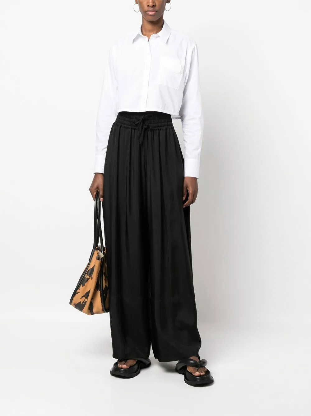 Pantaloni a palazzo in nero - donna
