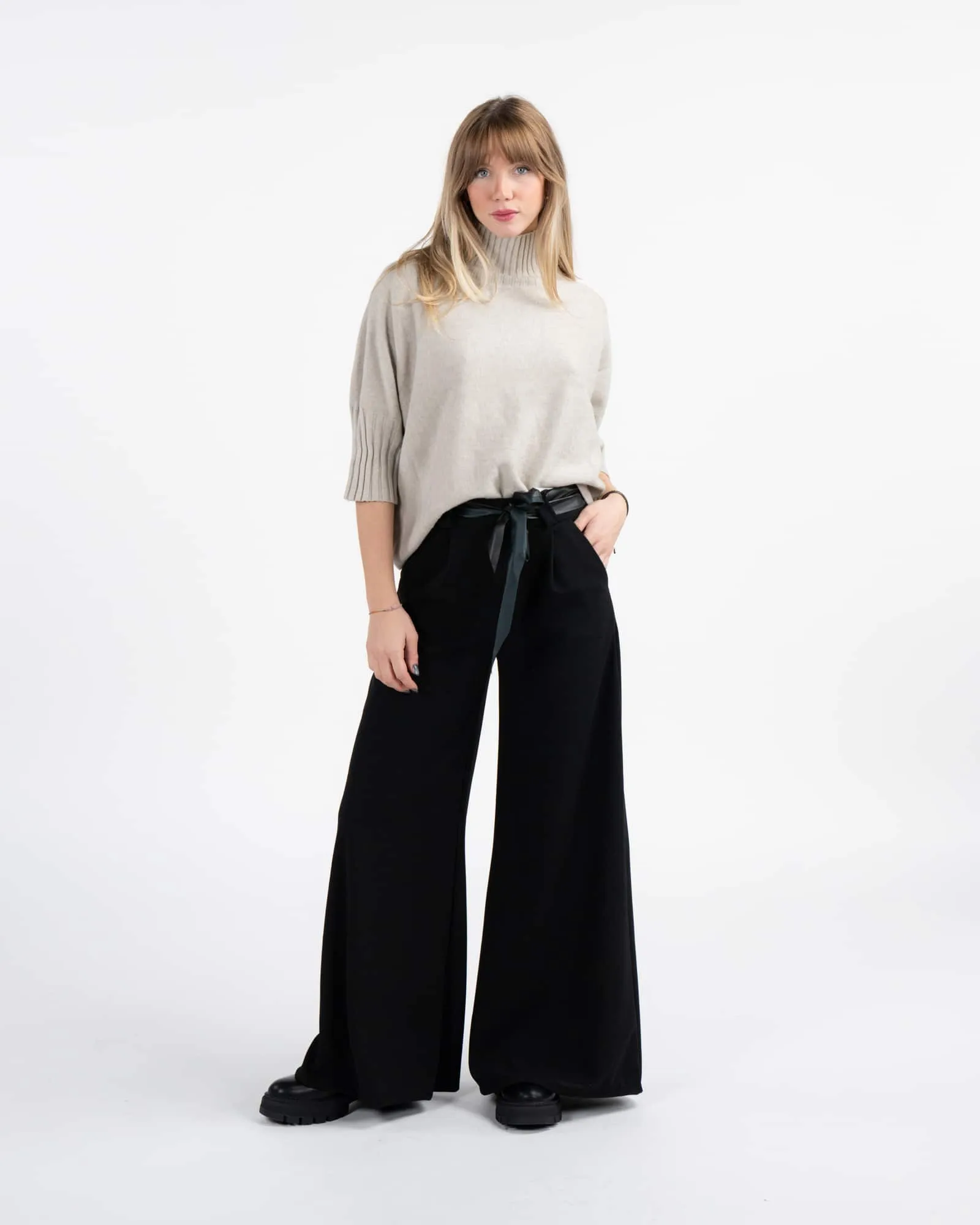 Pantaloni a palazzo - NERO