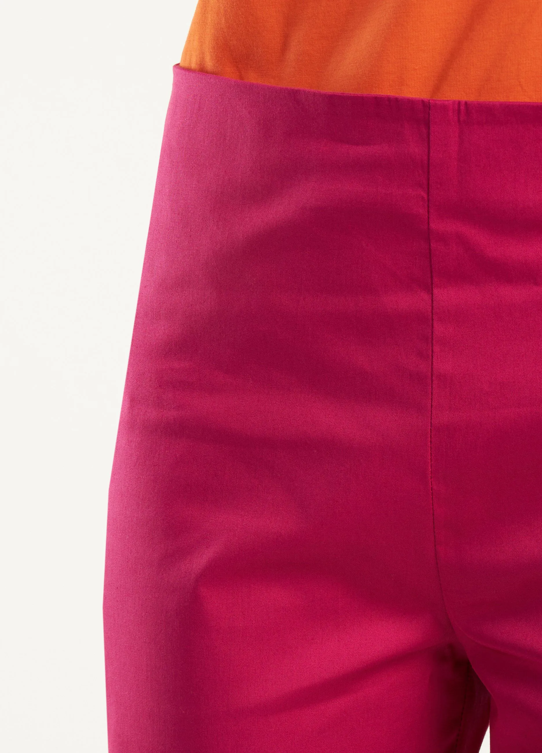 Pantaloni capri in cotone elasticizzato donna