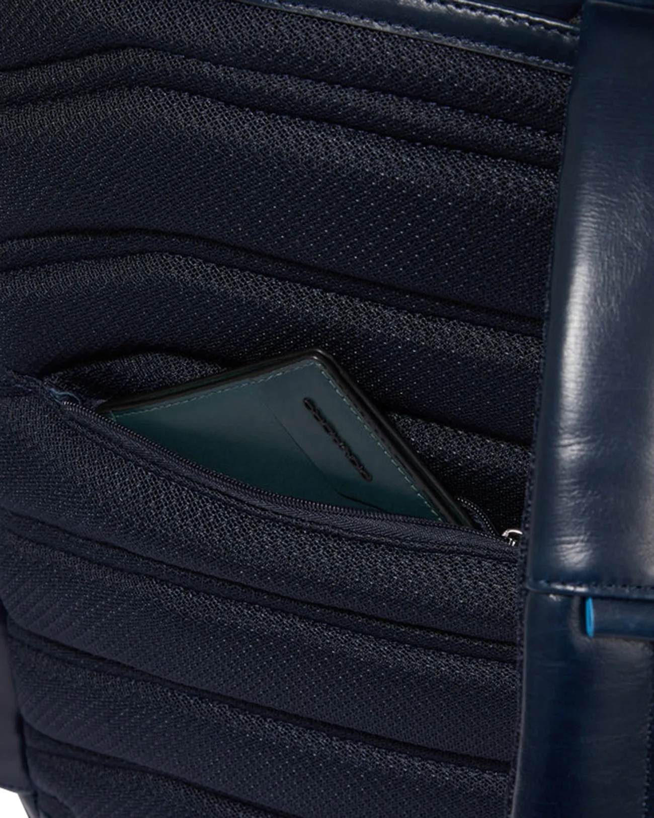 Piquadro - Zaino in pelle porta pc 15,6'' personalizzabile Blue Square | Studioarch.com