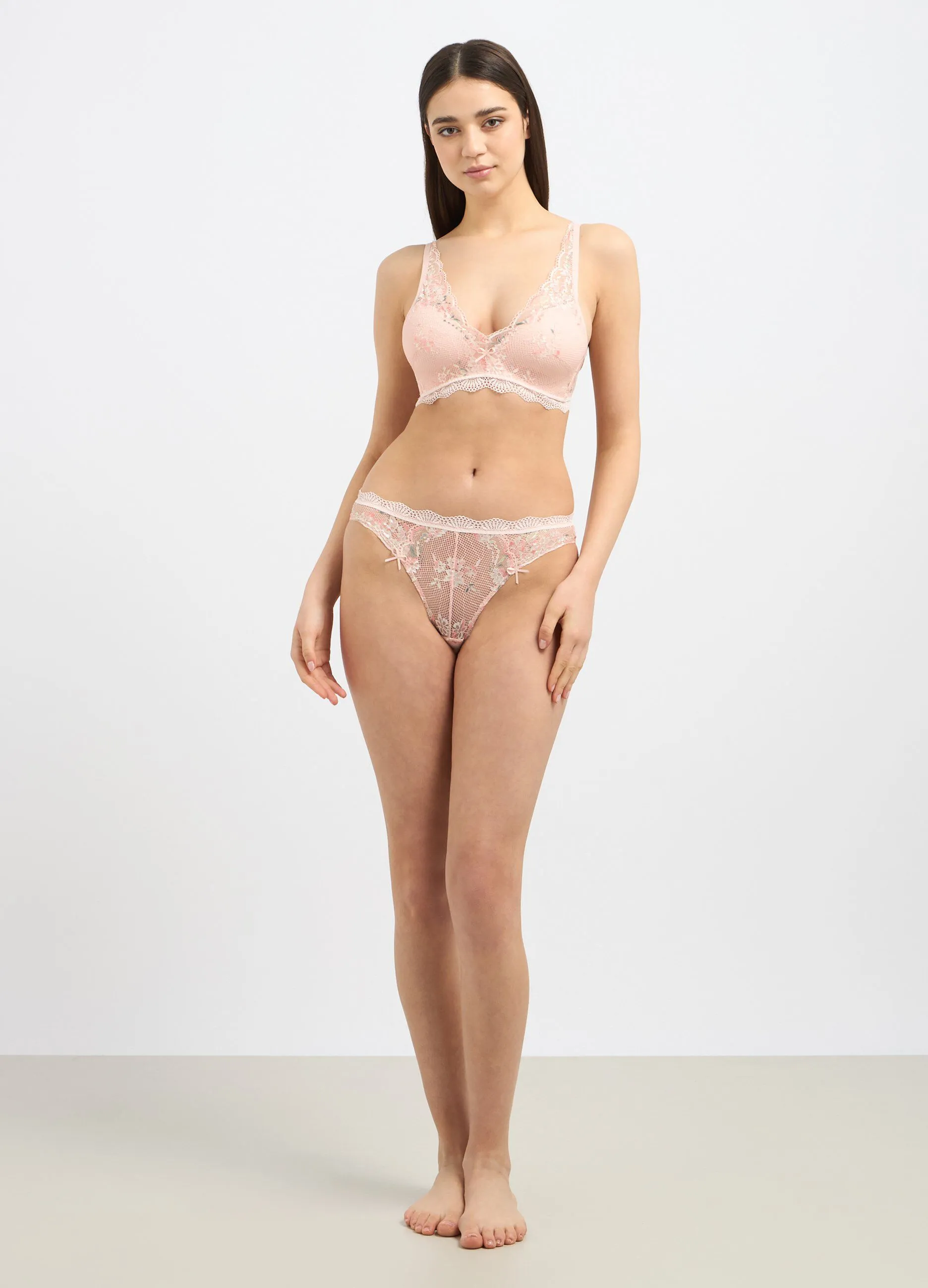 Reggiseno imbottito in pizzo con ricami