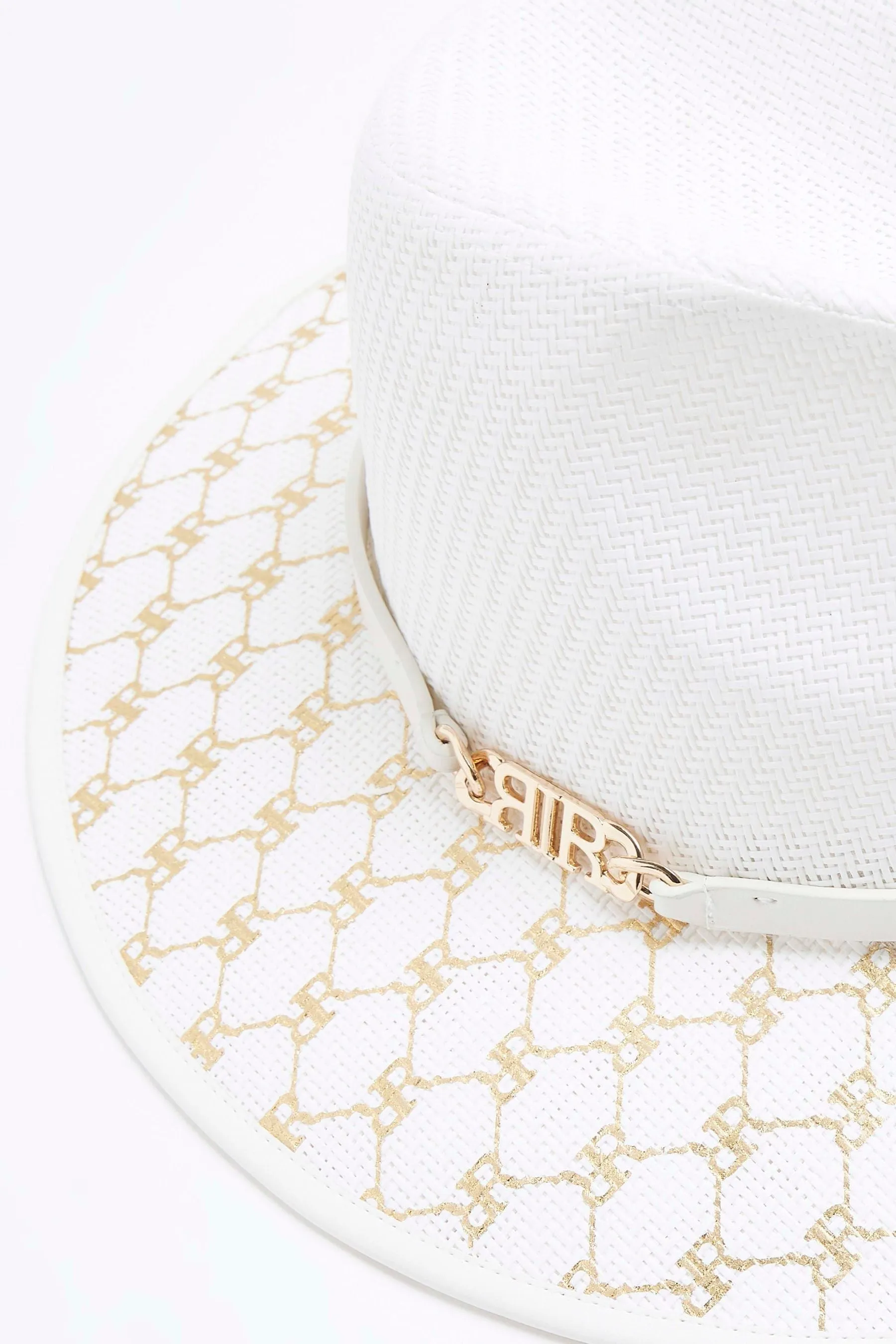 River Island Dettagli metallizzati - Cappello fedora con monogramma