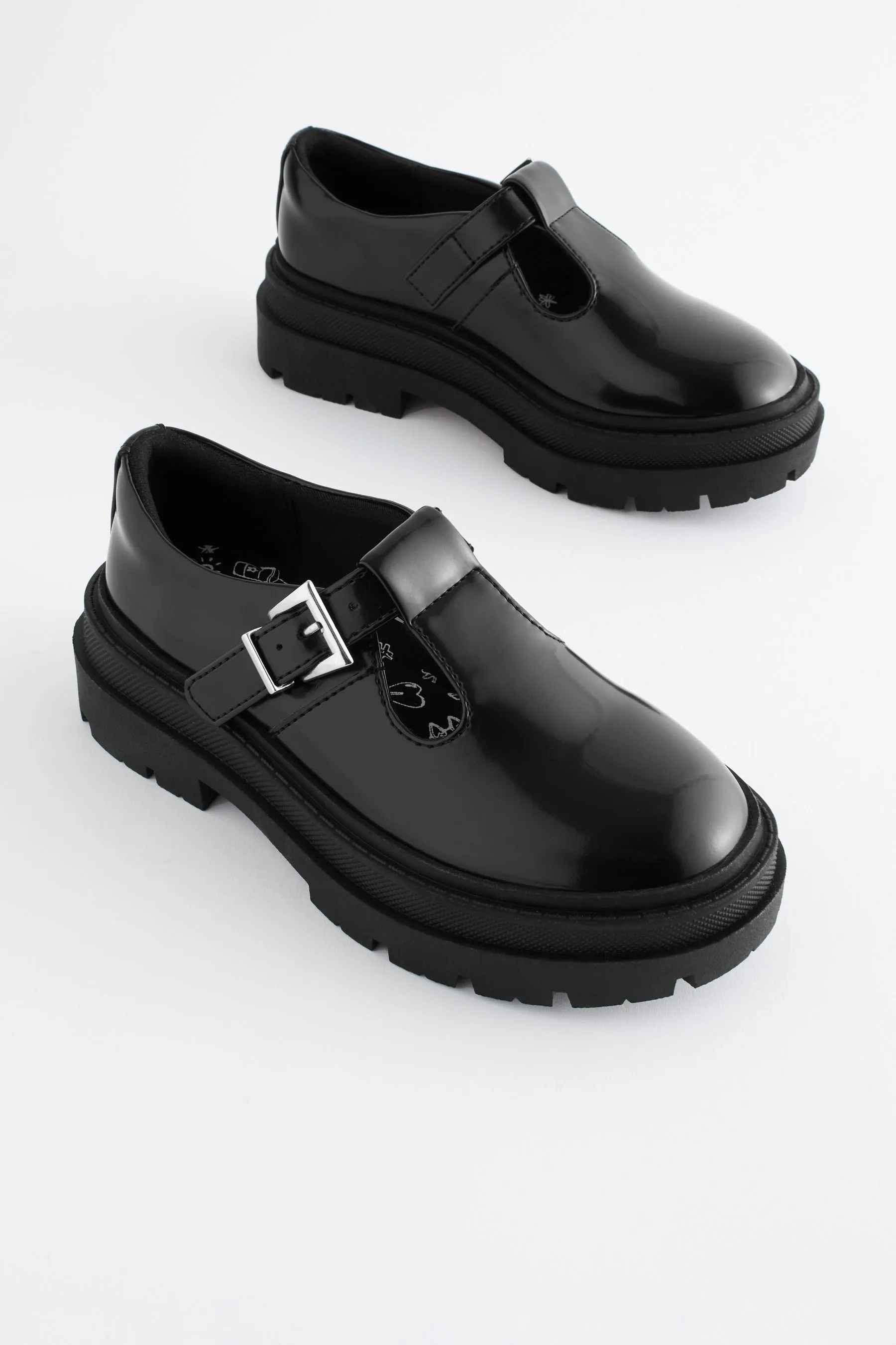 Scarpe per la scuola spessa    