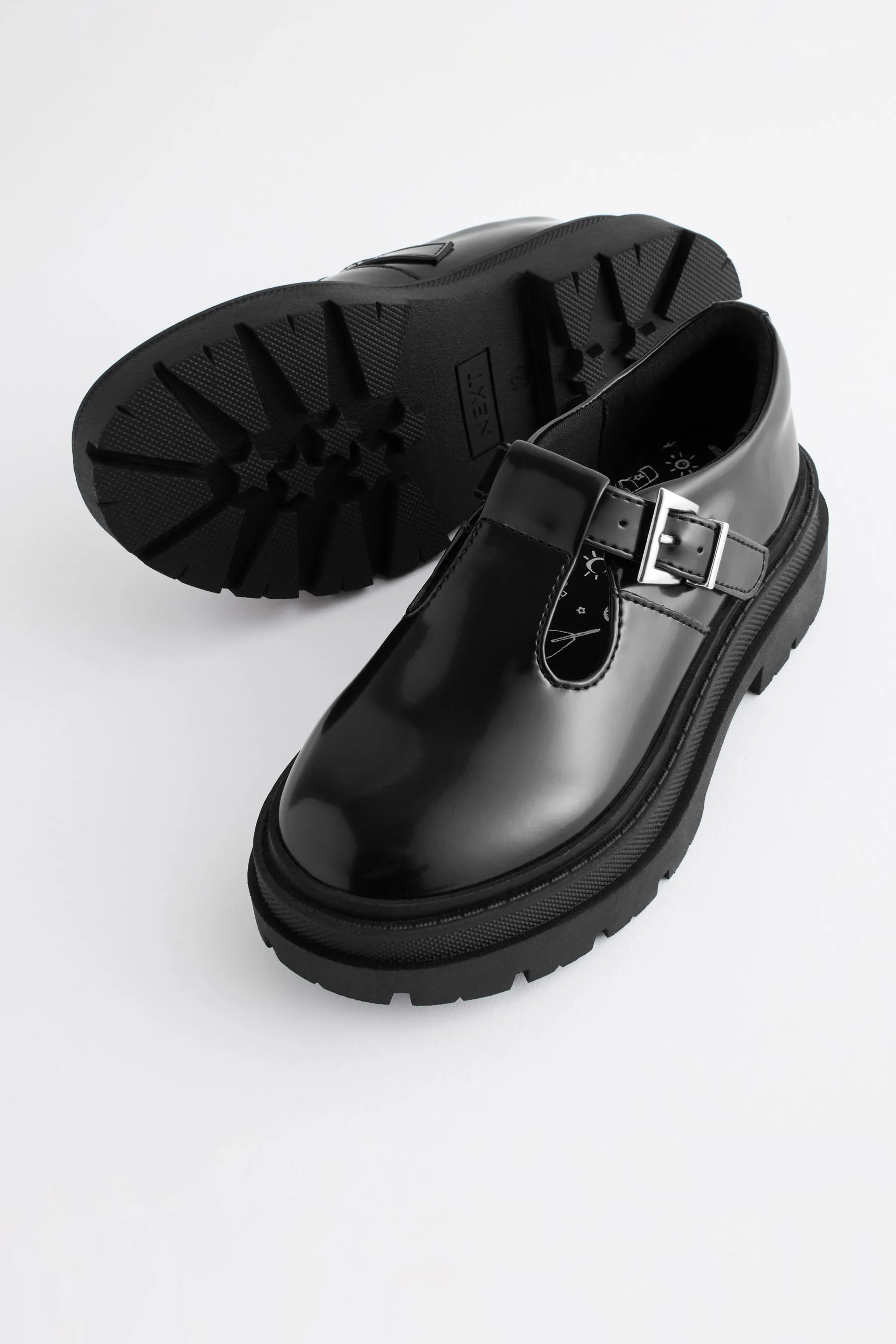 Scarpe per la scuola spessa    