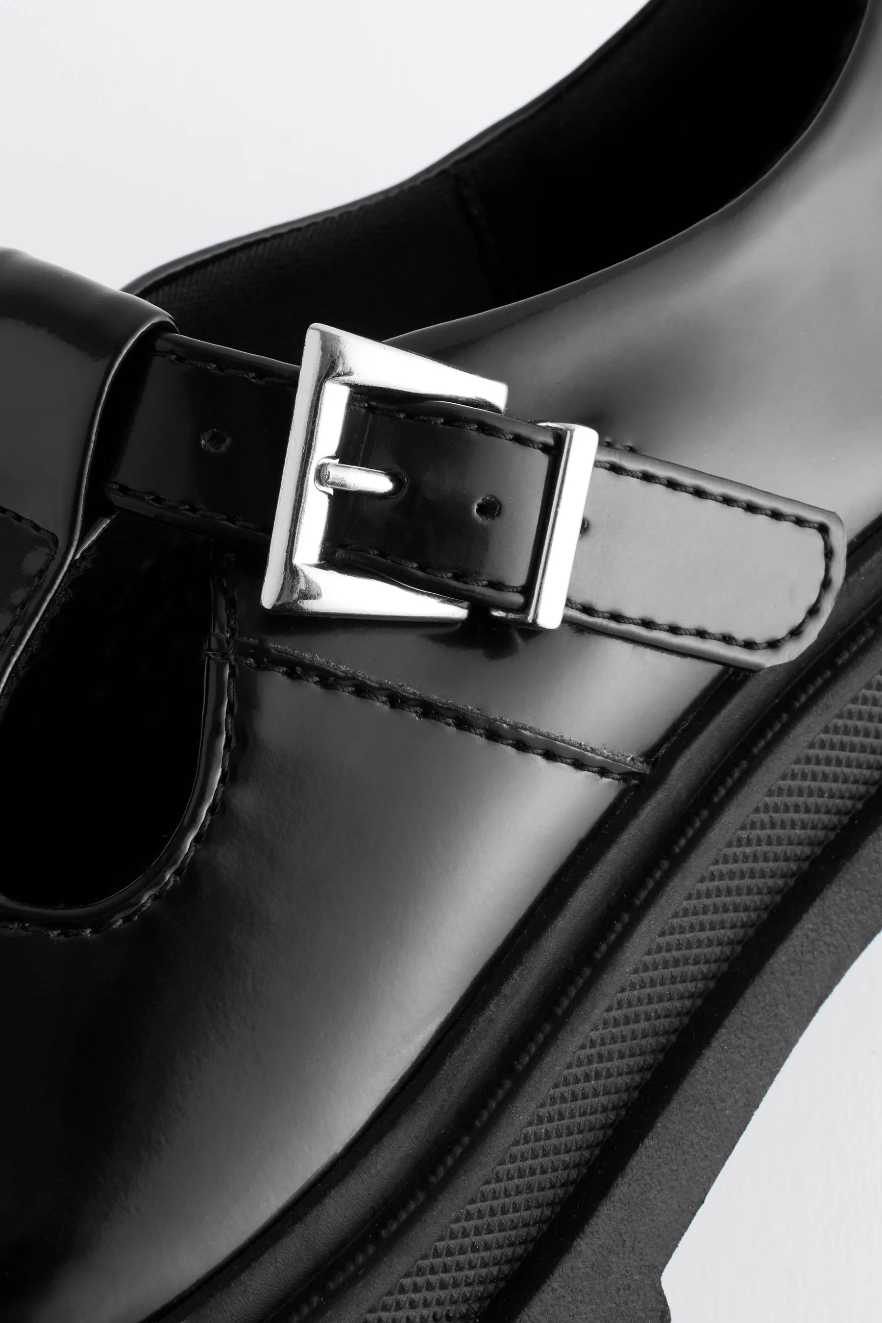 Scarpe per la scuola spessa    