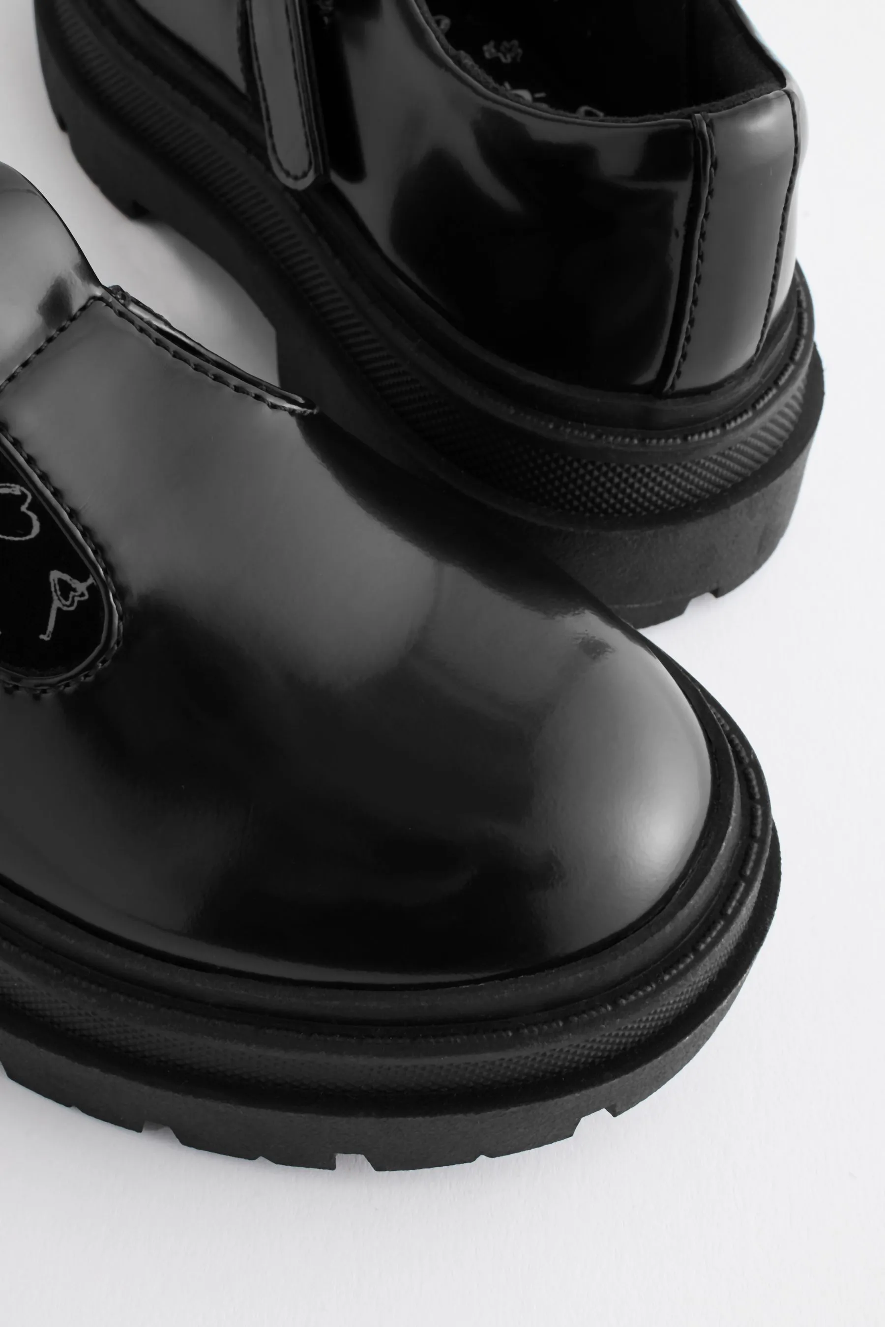 Scarpe per la scuola spessa    
