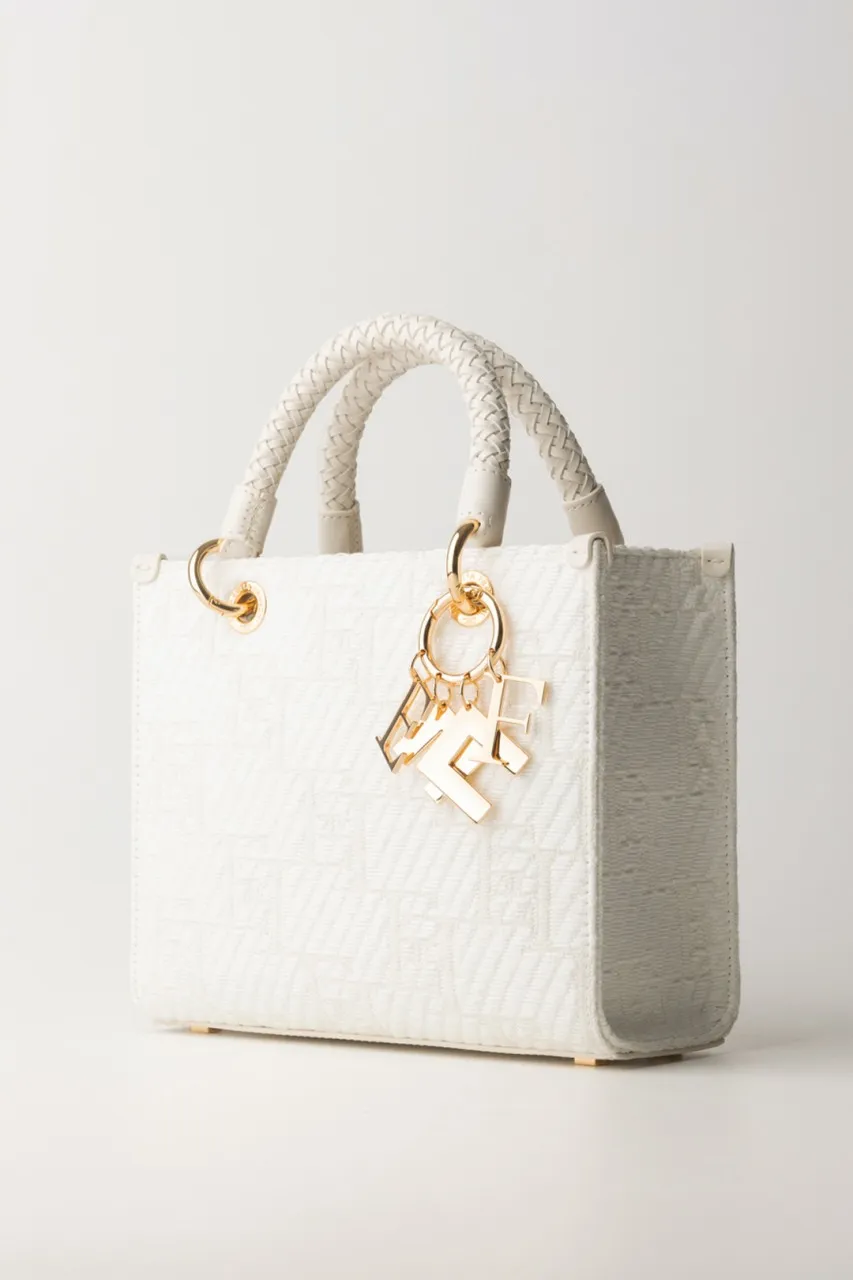Shopper piccola in rafia con charms Avorio
