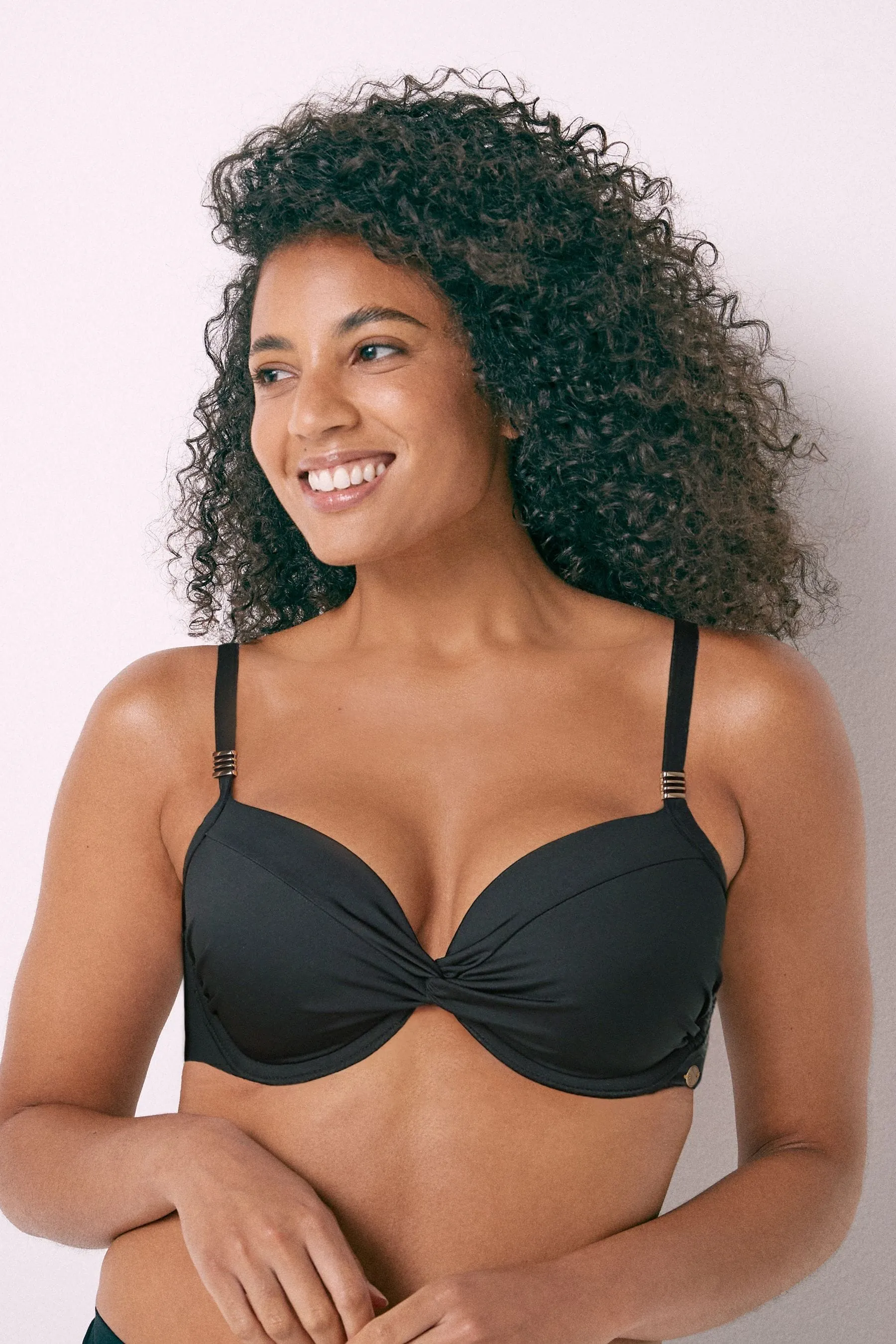 Top bikini modellante imbottito con ferretto