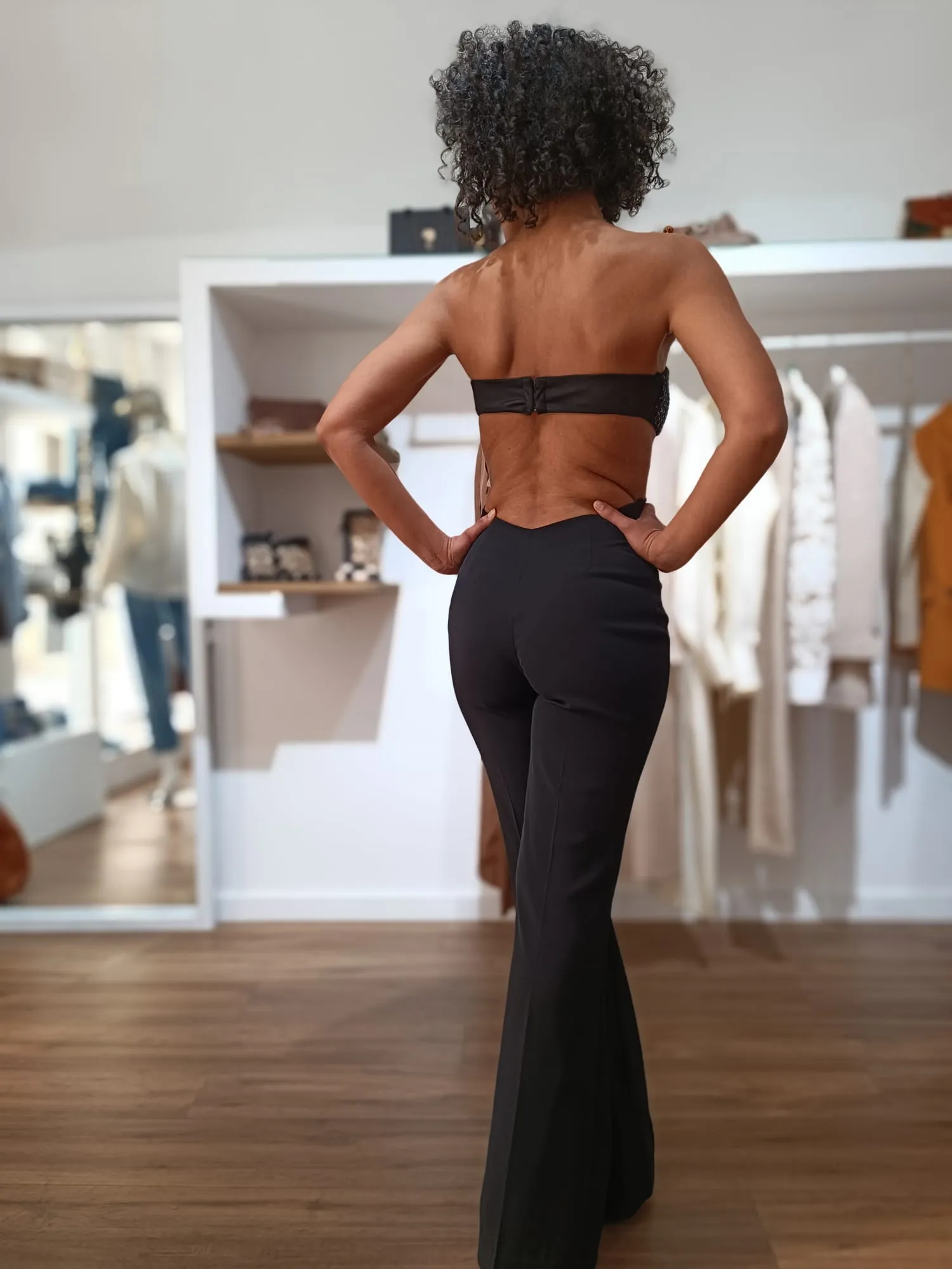 TUTA NERA